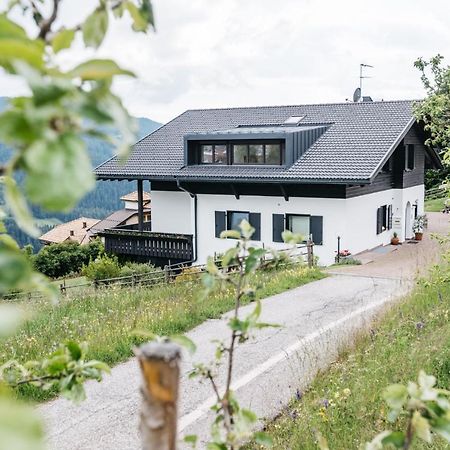 Апартаменты Lisis Loggia Нова-Поненте Экстерьер фото